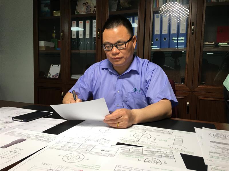 緊固件，螺絲，精誠模具，螺絲模具，劉祖平