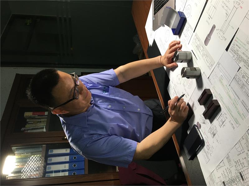 紧固件,螺丝,精诚模具,螺丝模具,刘祖平