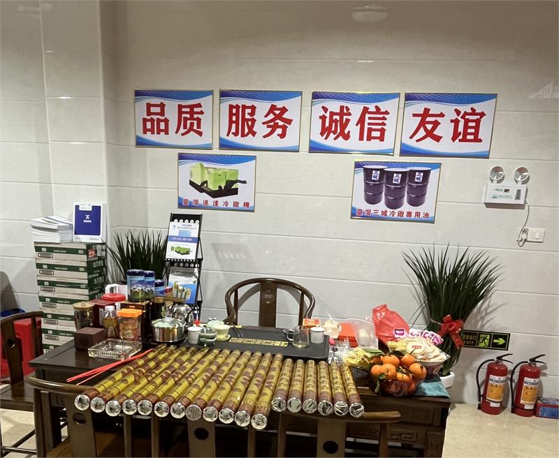 螺絲螺母配套設(shè)備，冷鐓機(jī)，機(jī)械經(jīng)銷商