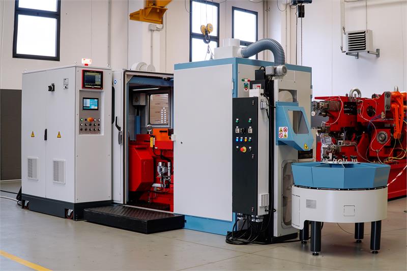 卡锣萨尔维，冷镦机，紧固件成型，搓丝，冷镦成型