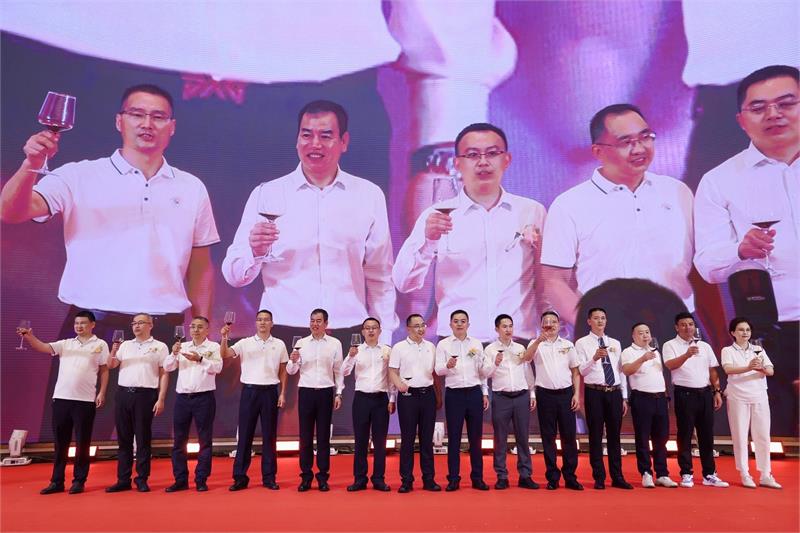 紧固件，深圳，换届就职，徐洲，新会长，紧固并进，智造未来，高质量发展，授牌仪式，紧固件工业网，爱螺国际紧固件展，5月上海紧固件展